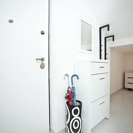 Lina Deluxe Apartment