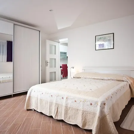 Apartament Lina Deluxe *